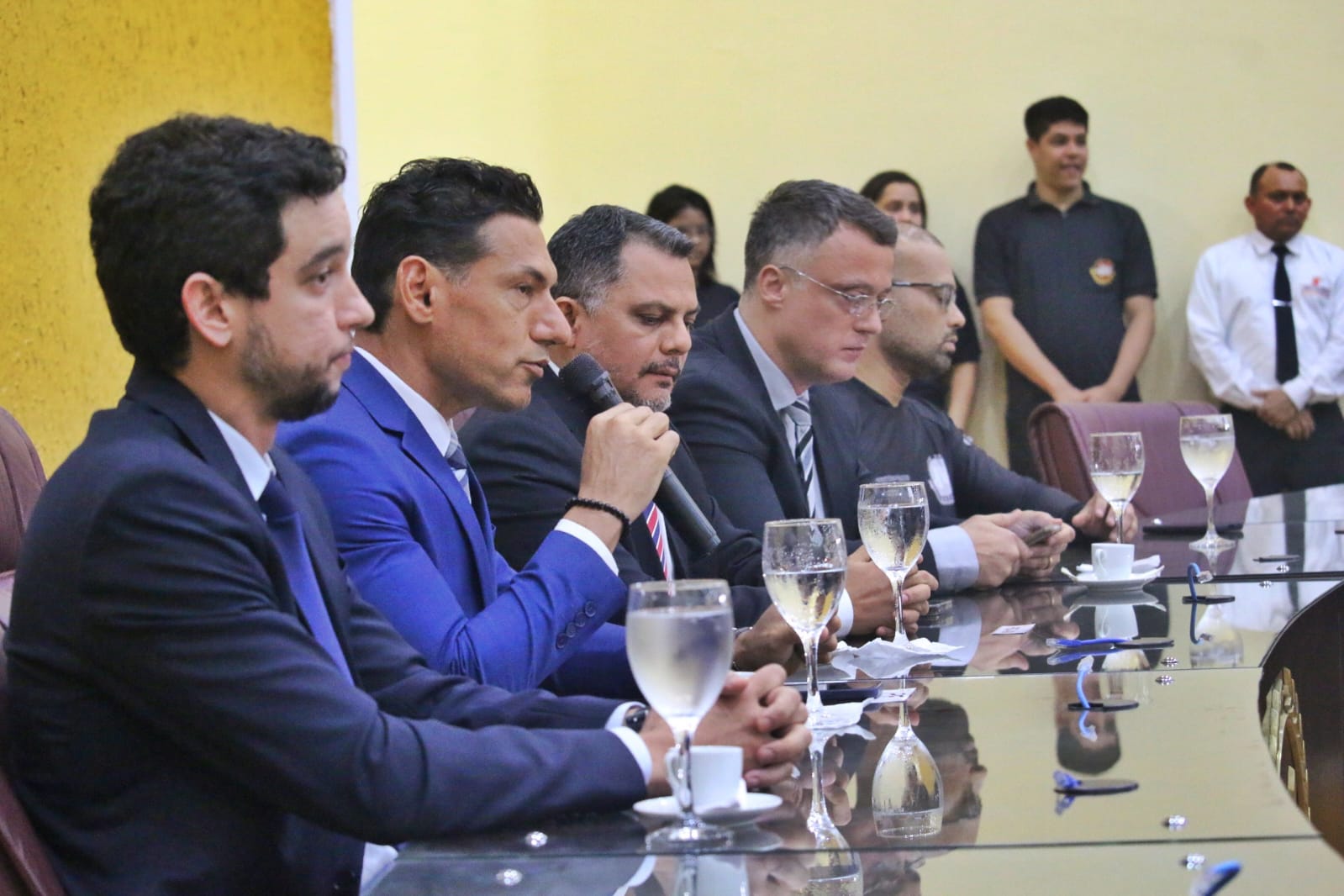 Policiais usavam carros oficiais em crimes de roubo e extorsão no Amazonas, diz PF