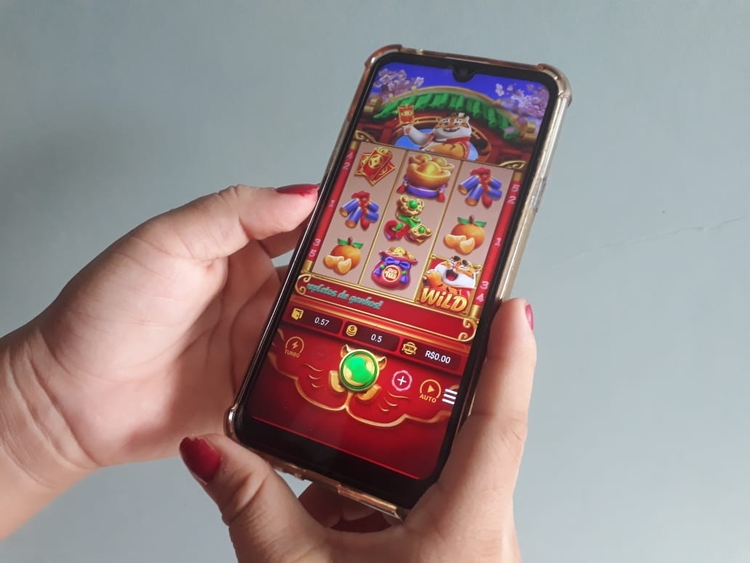 Filho de 12 anos agride mãe após ser questionado por gastar R$ 2 mil em jogo online