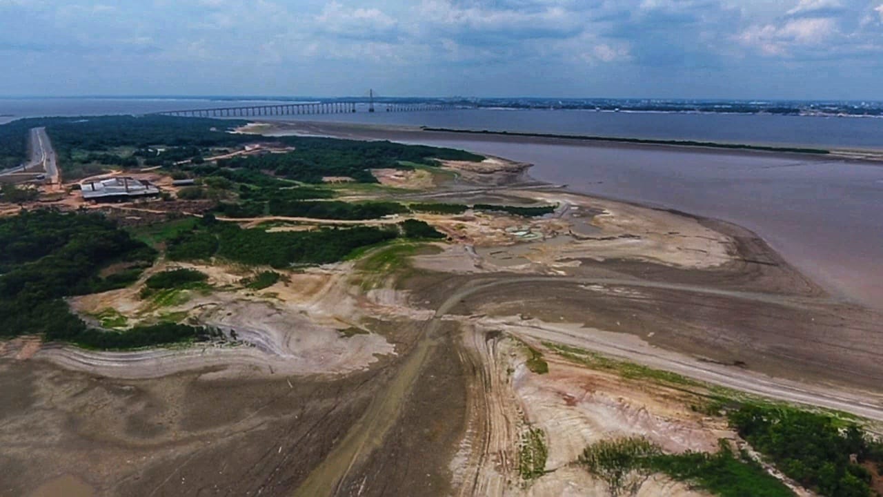 Manaus completa 354 anos em meio à seca extrema