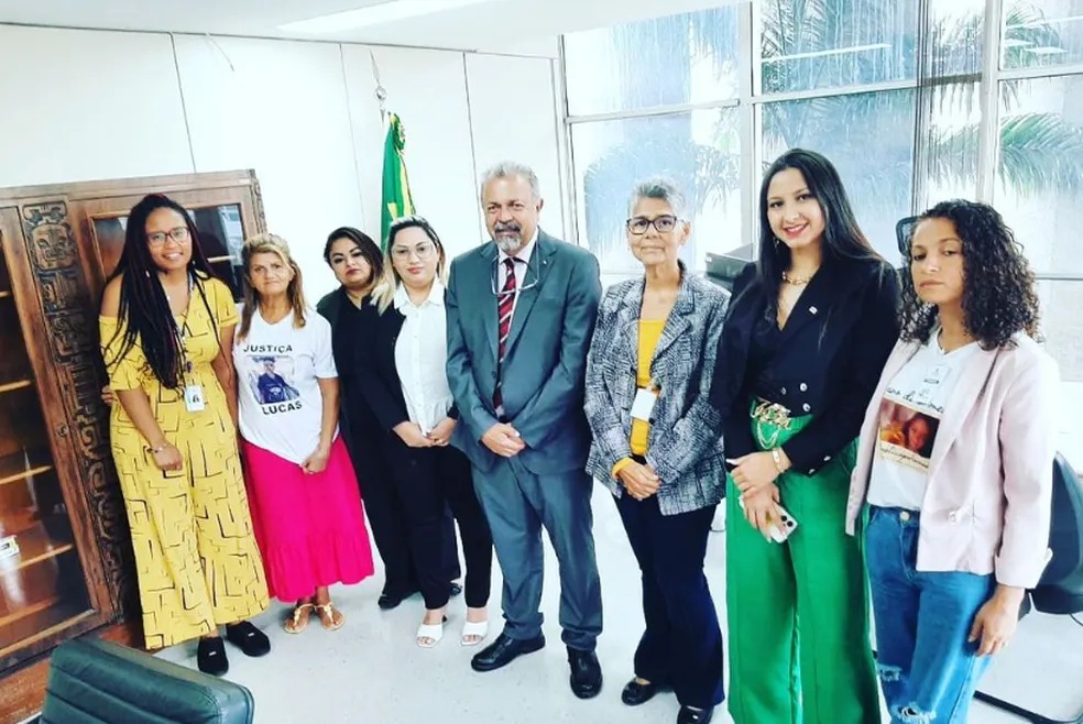 Mulher de líder do CV no Amazonas aparece ao lado de secretário em visita ao Ministério da Justiça