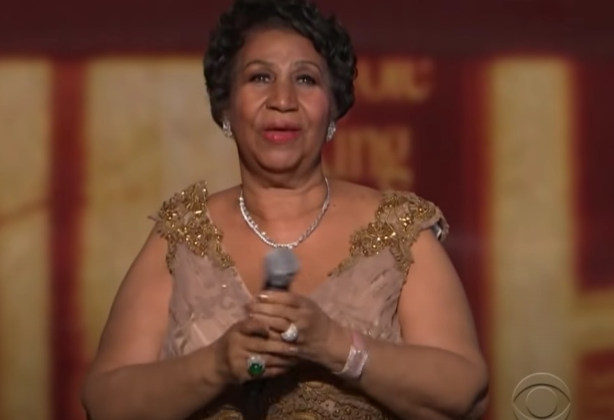 Testamento de Aretha Franklin encontrado dentro de sofá decide destino de filhos da cantora
