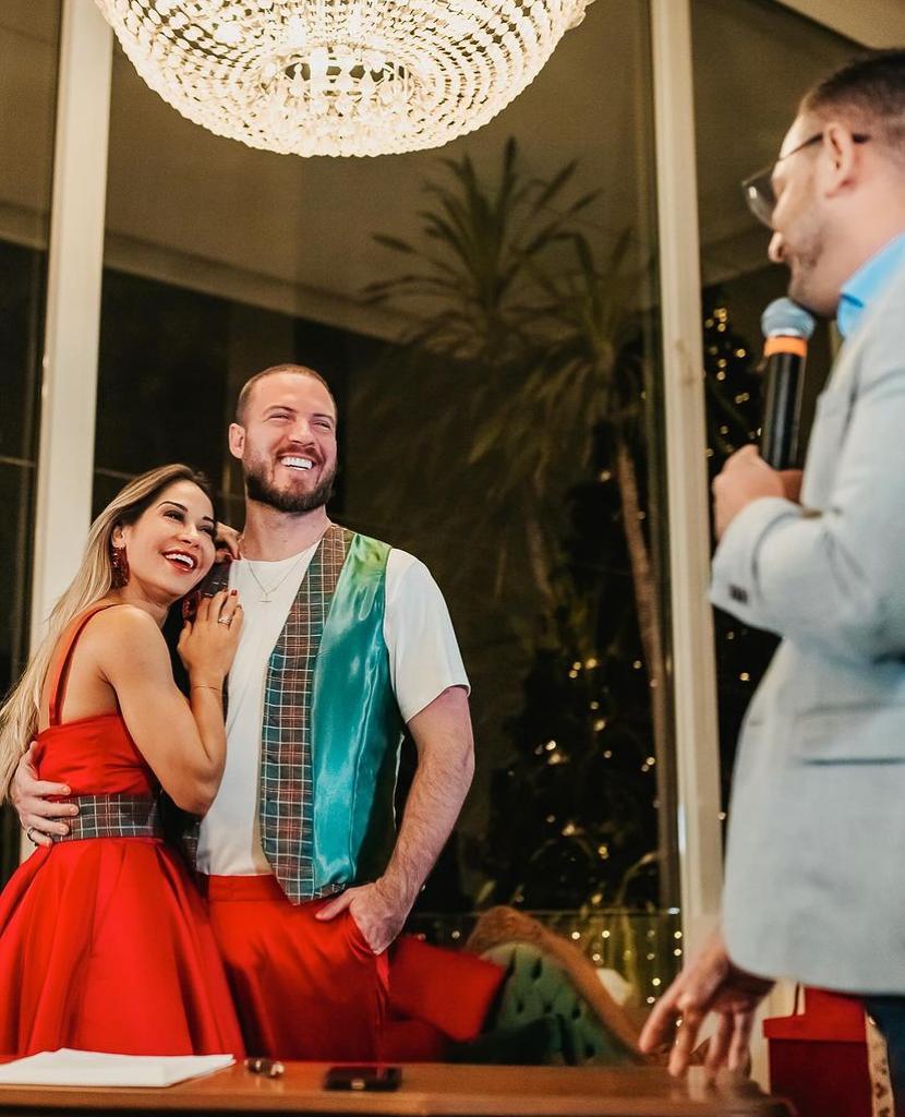 Maíra Cardi e Thiago Nigro se casam no civil em comunhão total de bens