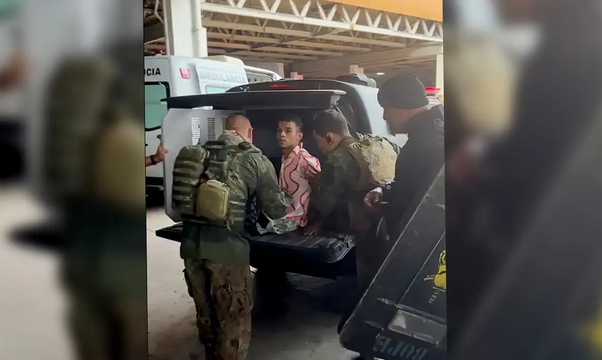 Sequestrador de ônibus que fez 17 reféns é transferido para presídio