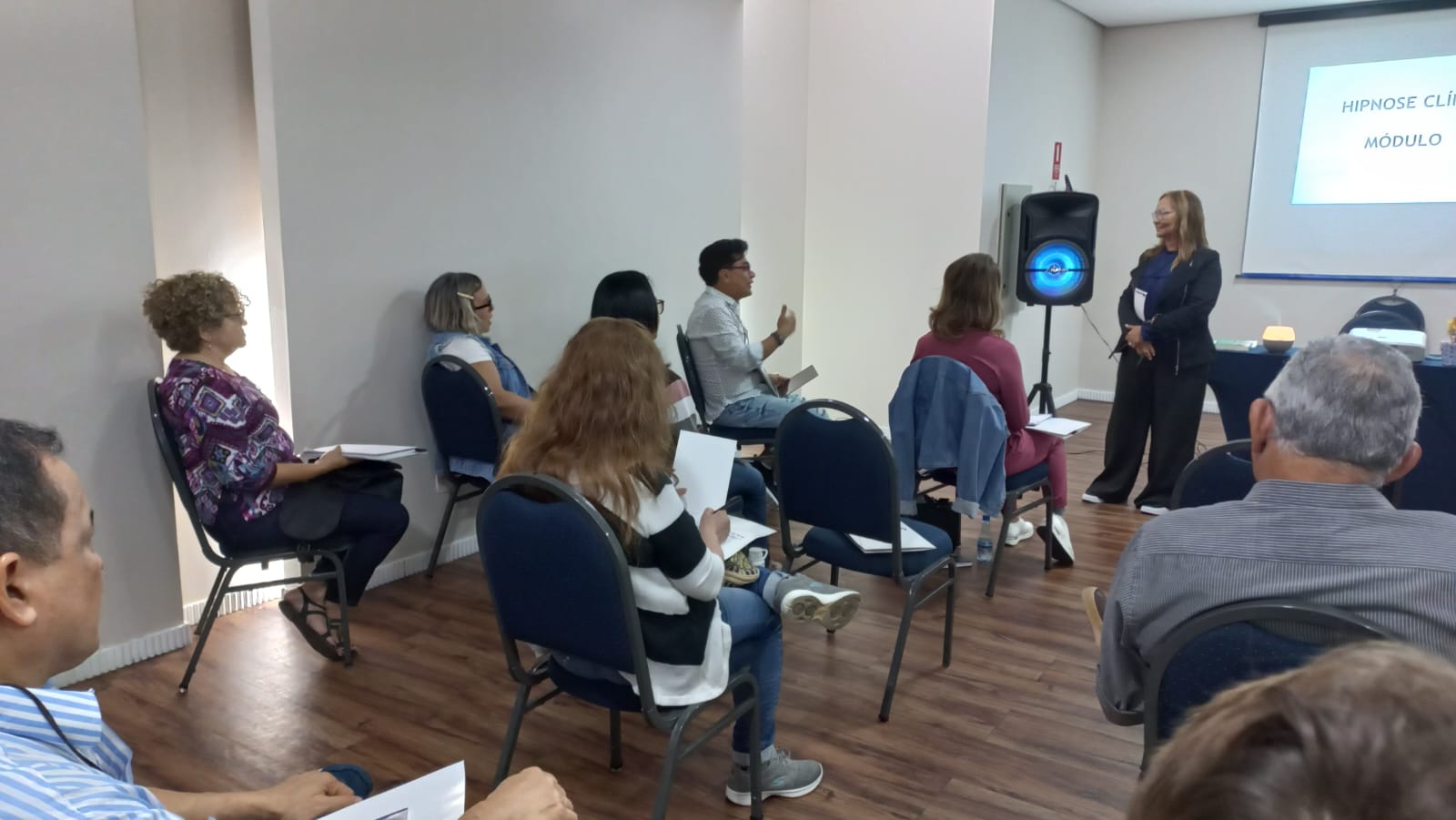 Curso ensina técnicas de hipnose em Manaus; saiba como participar