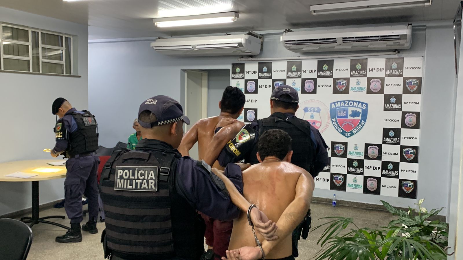 Dupla suspeita de executar passageiros de carro por app é presa no Jorge Teixeira