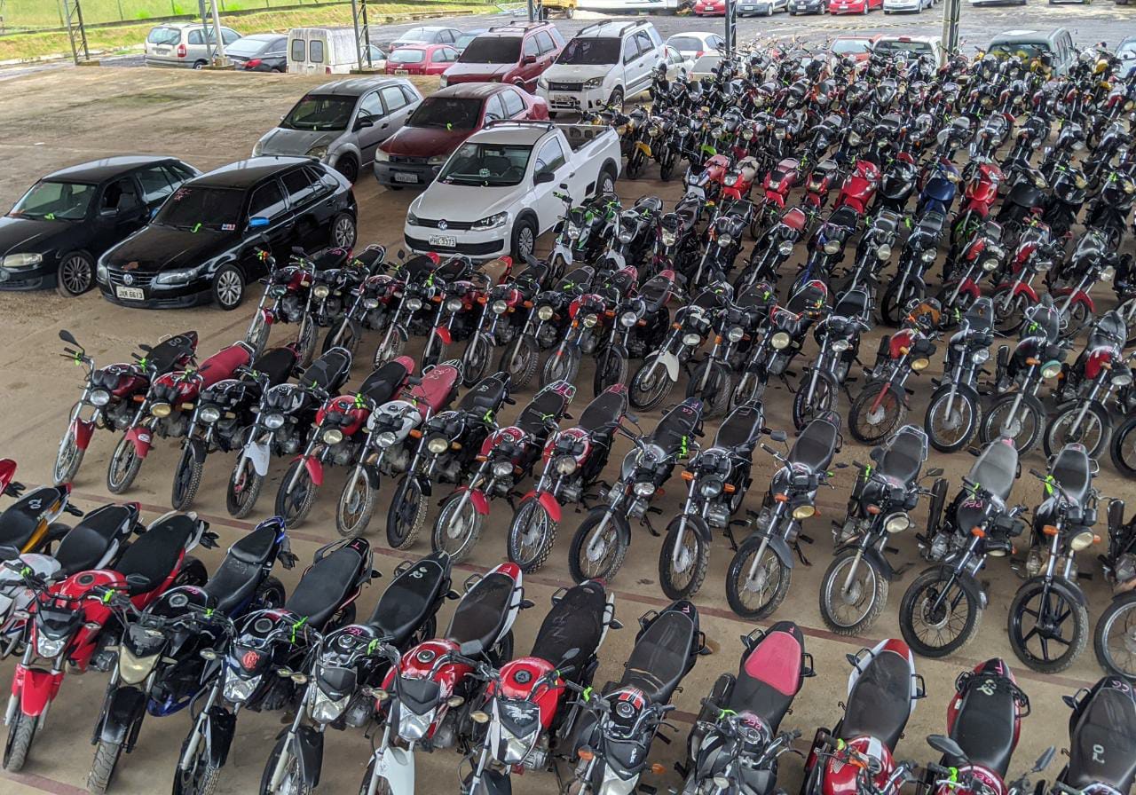 Com 200 veículos disponíveis, visitação para leilão do Detran-AM começa nes