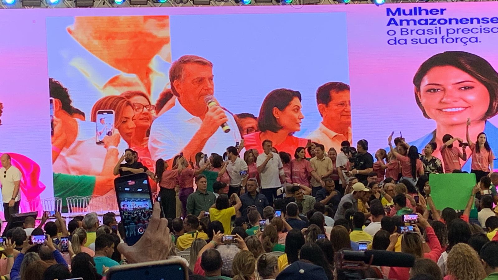 Bolsonaro vai permanecer em Manaus para compromisso secreto e promete repercussão mundial