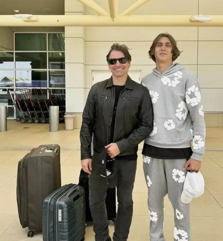 Filho adolescente de Murilo Rosa impressiona por altura: 'jogador de basquete?'