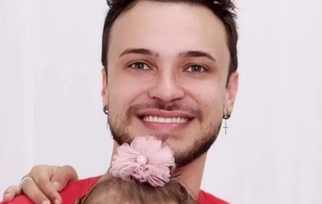 Influencer é suspeito de maus-tratos à filha com paralisia cerebral e de desviar doações: 'trouxas'