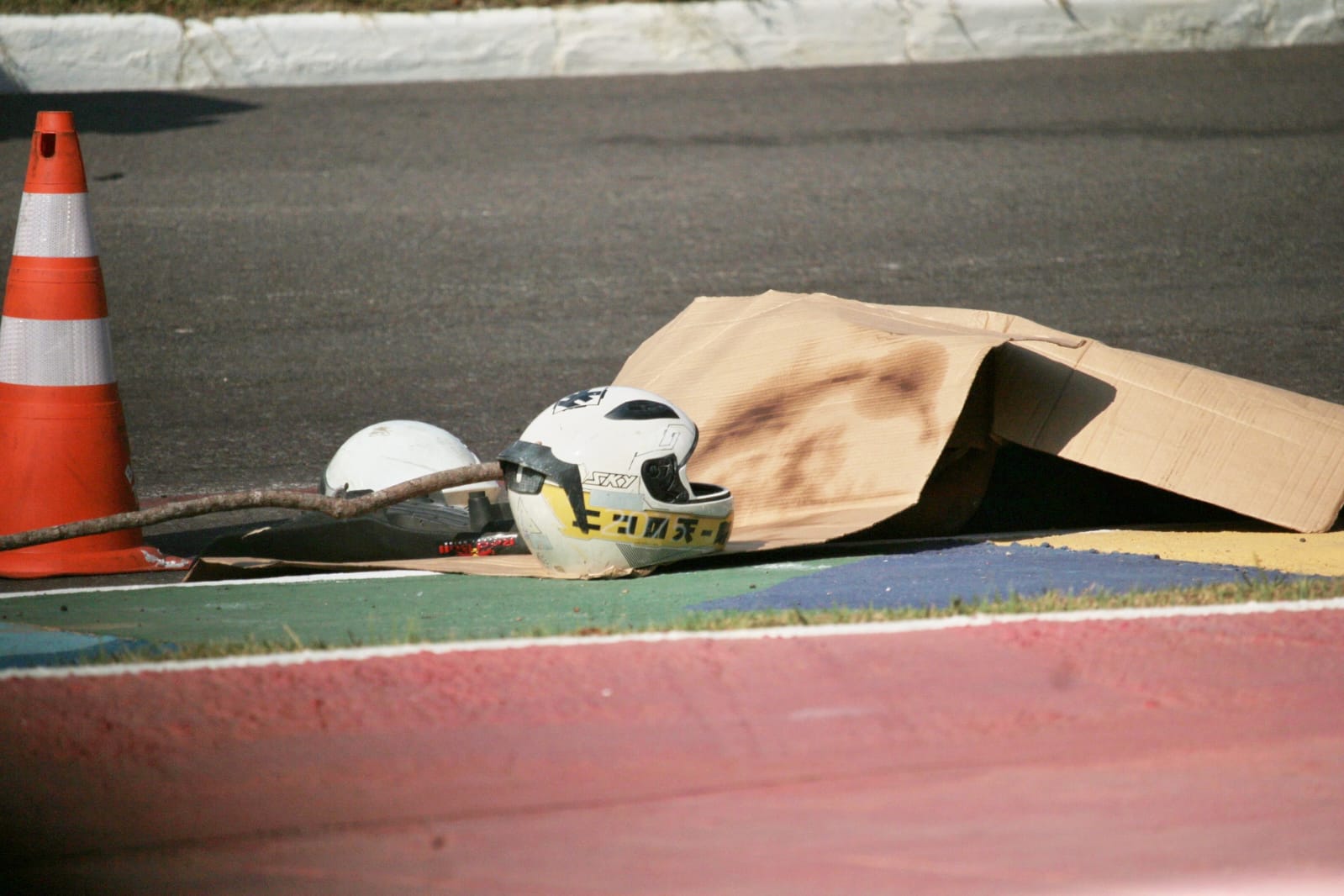 Passageira morre após motociclista por App fazer manobra irregular na Ponta Negra