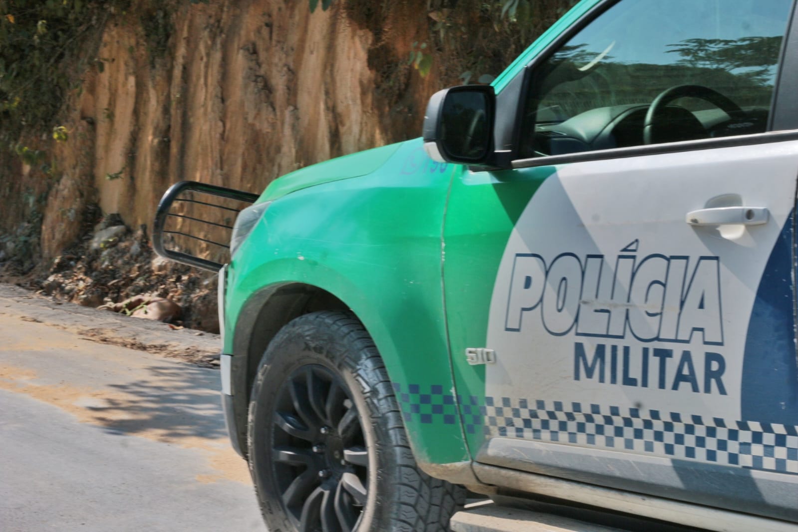 Após gritar 'PCC' no território de facção rival, homem é crivado de balas em Manaus