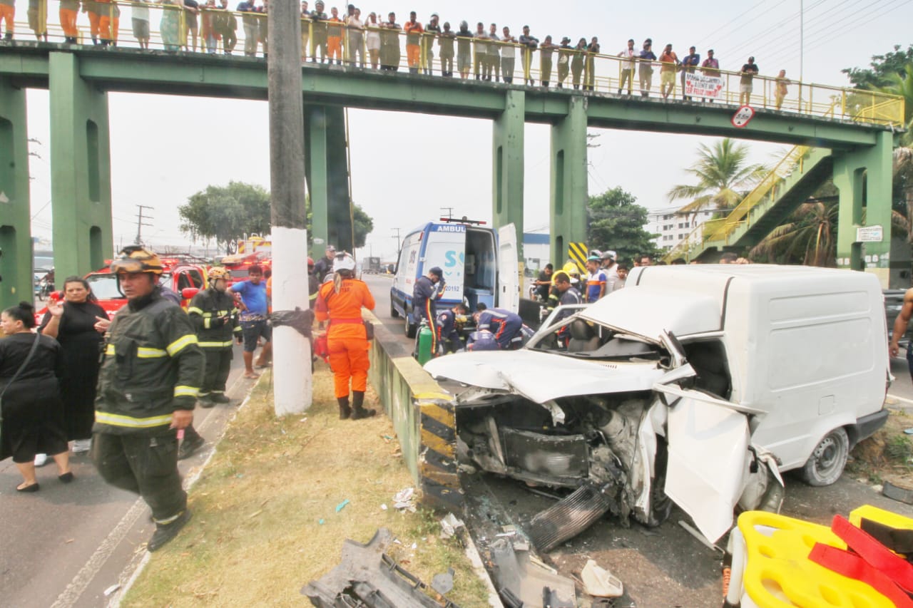 Motorista morre em grave acidente na Torquato Tapajós 