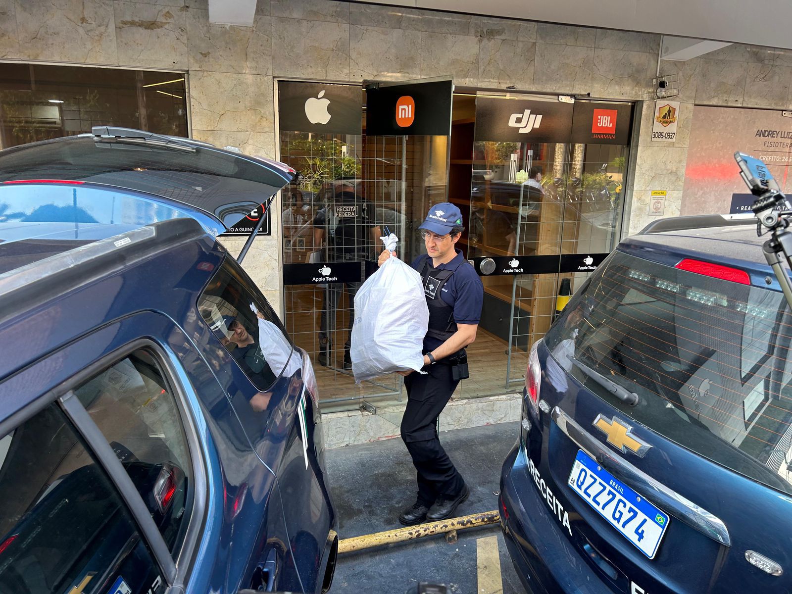 Influencers ensinavam como comprar celulares clandestinamente, diz PF