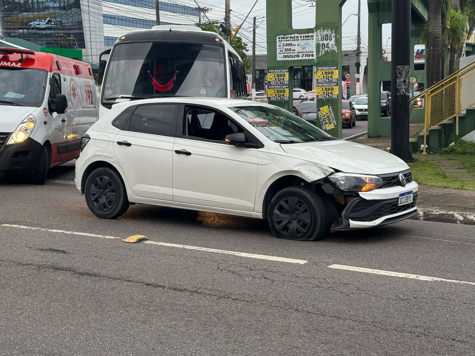 Motociclista é atropelado duas vezes durante acidente na Av. Djalma Batista