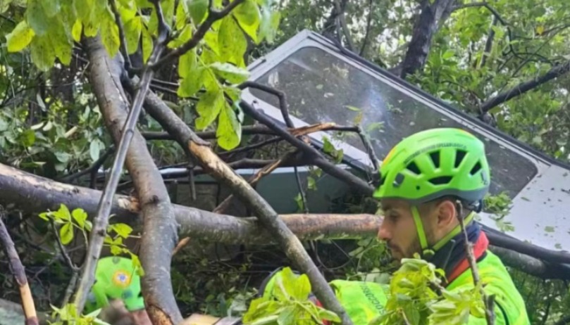  Cabine de teleférico despenca na Itália e deixa quatro vítimas 