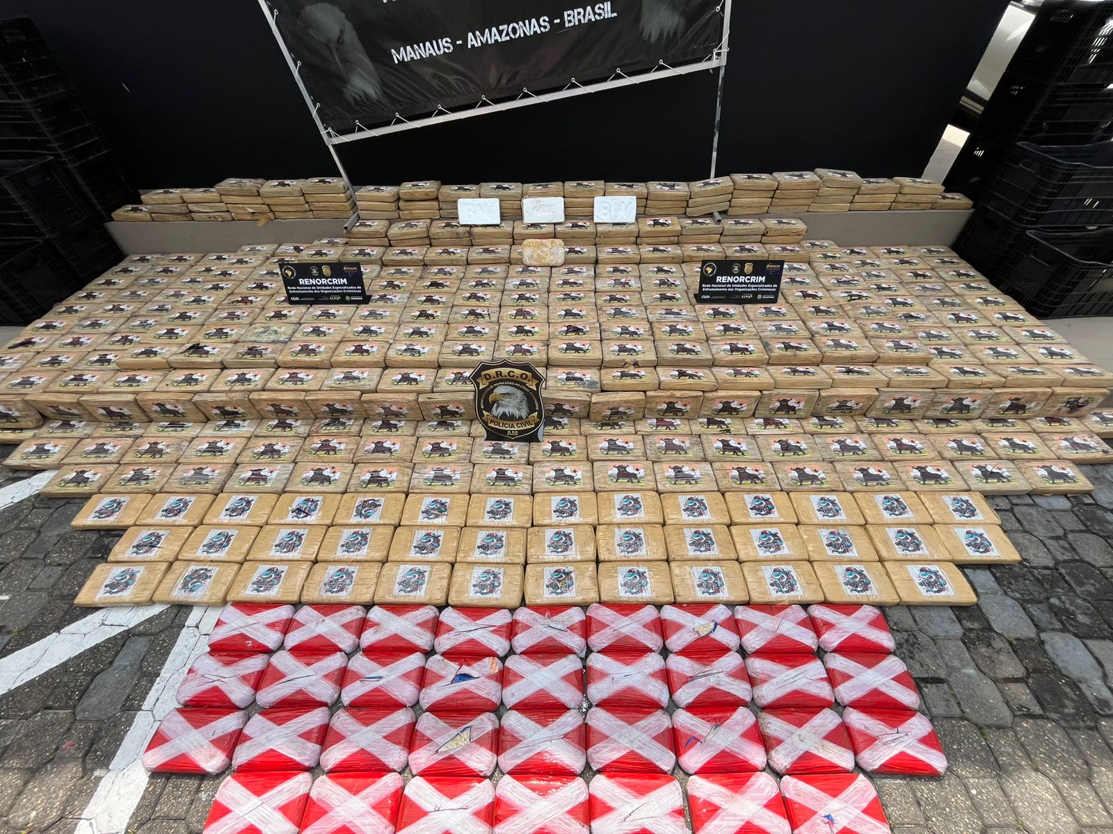 Caminhoneiro é preso com 700 kg de drogas avaliados em R$ 40 milhões na Ceasa