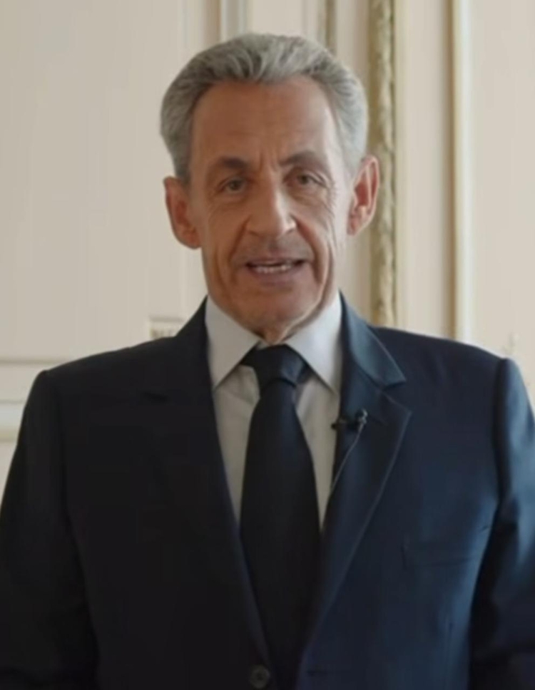 Ex-presidente da França, Nicolas Sarkozy deixa prisão 