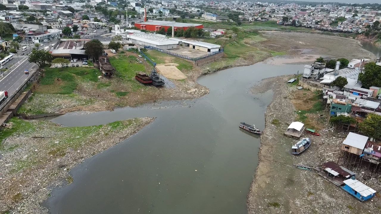 Vazante do Rio Negro diminui velocidade em Manaus; sem risco de seca extrema