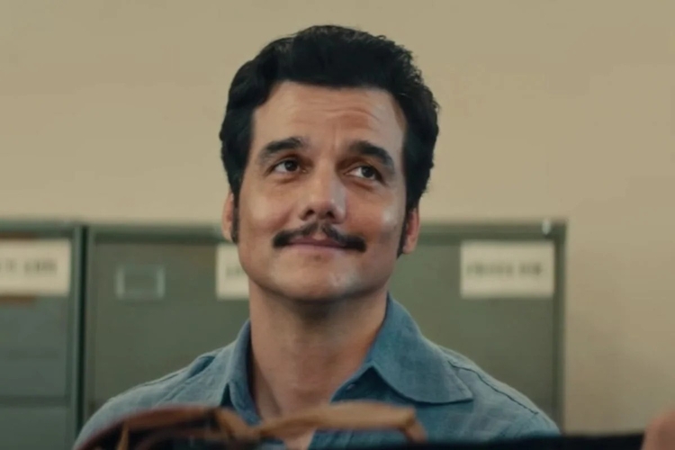 Wagner Moura é destaque em capa de revista ao lado de Adam Sandler e mais