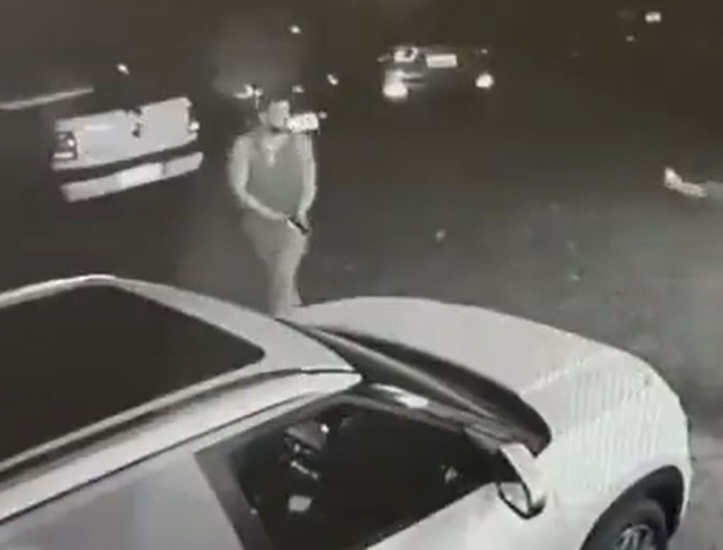 Novos vídeos mostram bolsonarista descontrolado atirando contra petista 