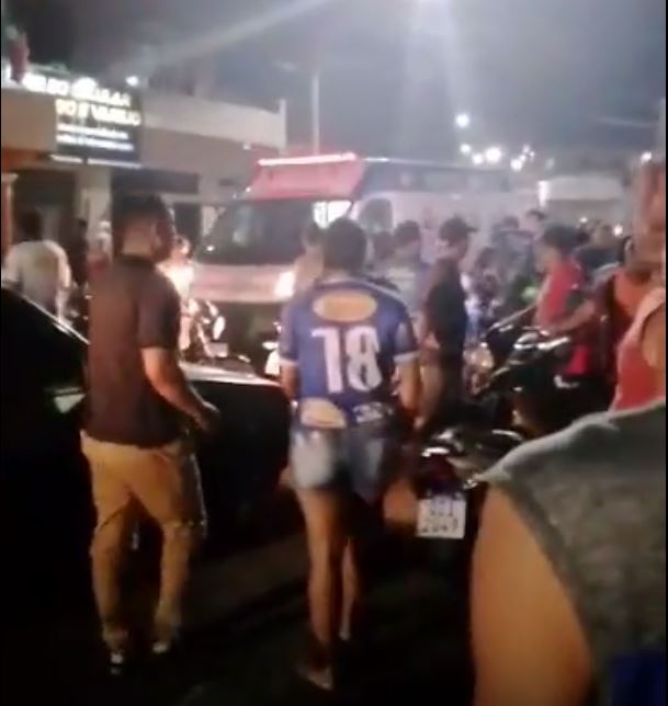 Pistoleiros executam homem na frente de populares no Amazonas