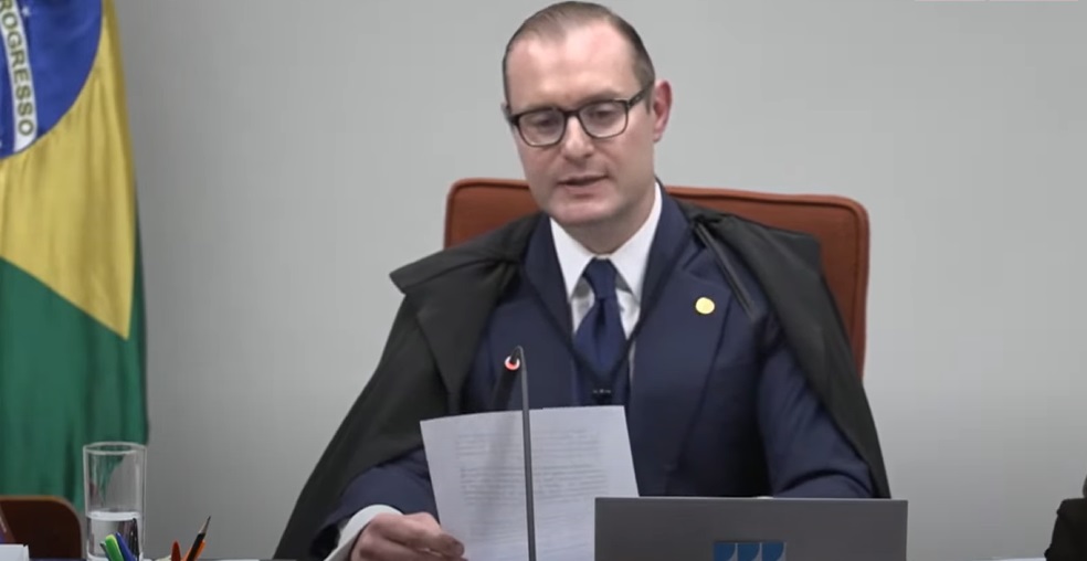 Zanin vota por condenação de Bolsonaro e STF forma maioria contra trama golpista