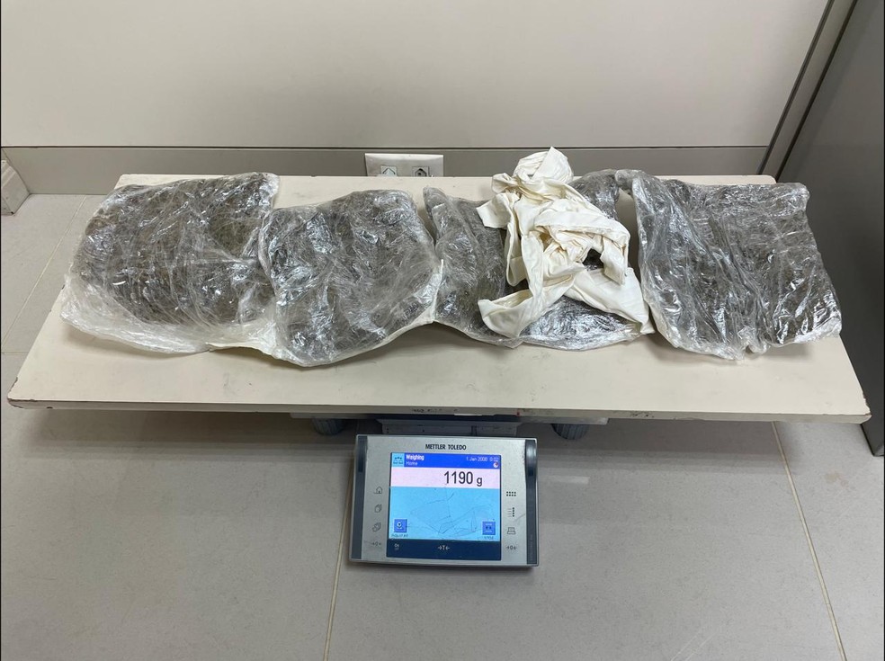 Venezuelana é presa com 1,2 kg de drogas no aeroporto de Manaus