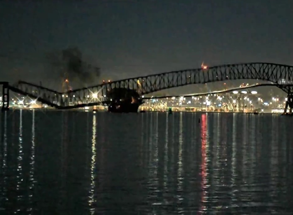 Tripulação segue presa em barco que derrubou ponte nos EUA há quase 2 meses