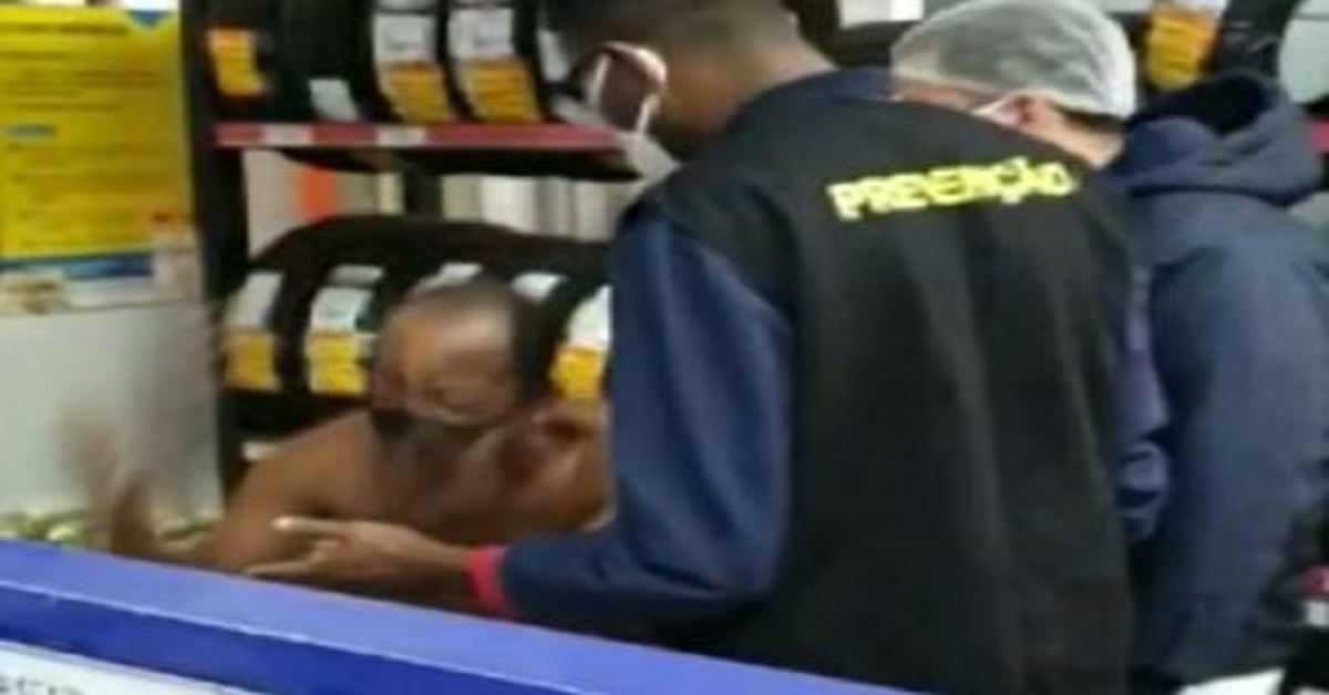 MP abre inquérito sobre caso de homem que ficou de cueca para mostrar que não roubou
