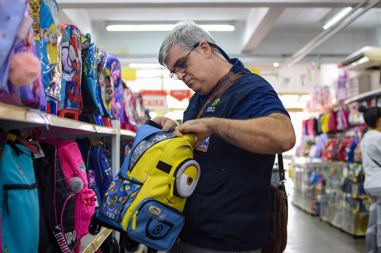 Procon-AM divulga lista de itens proibidos no material escolar