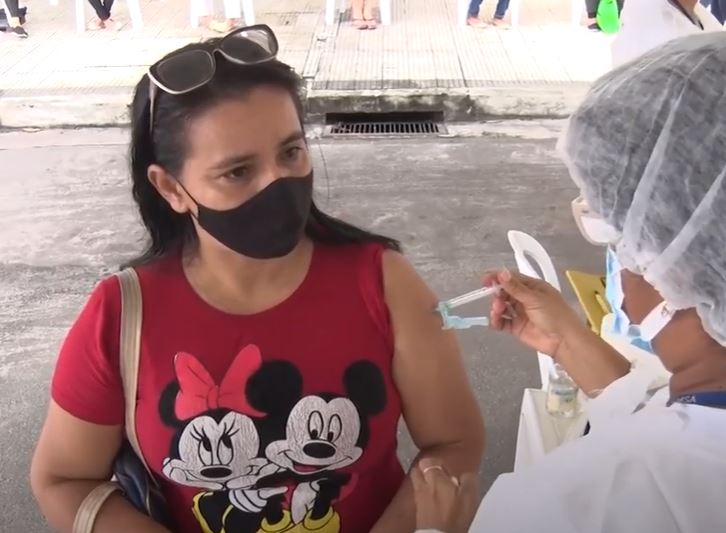 Vacinação de professores começa em Manaus e no interior do Amazonas