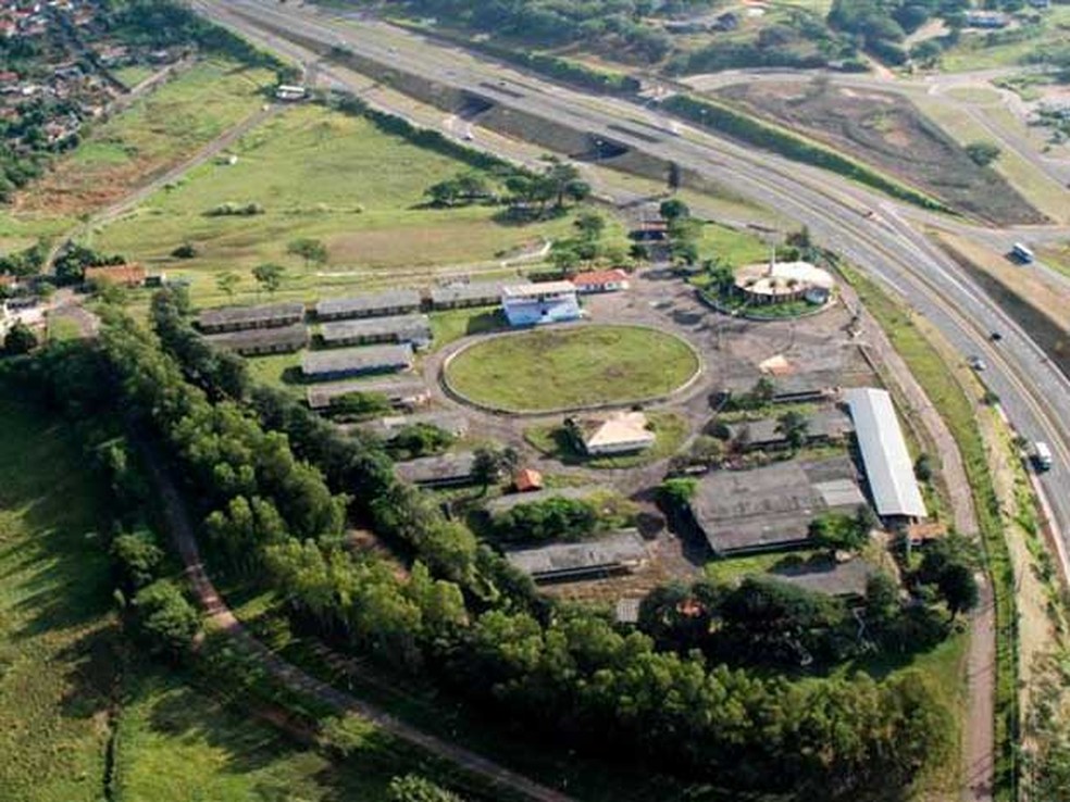 Juiz proíbe evento que contaria com 2 mil pessoas para recepcionar Jair Bolsonaro 