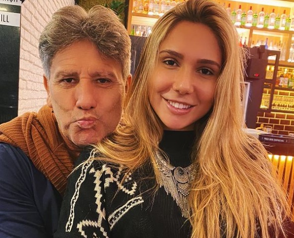 Carol Portaluppi usa biquíni do Flamengo após contratação de Renato Gaúcho: 'oi, nação'