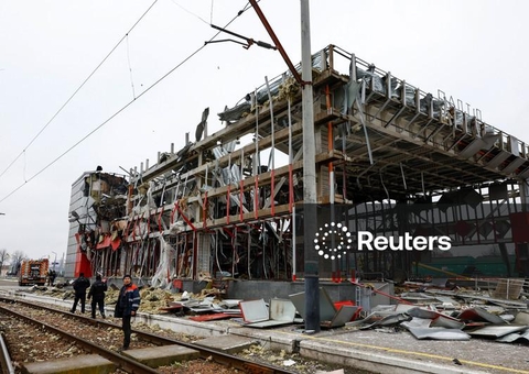 Drones e mísseis russos atingem setores de energia e transporte da Ucrânia, diz Kiev