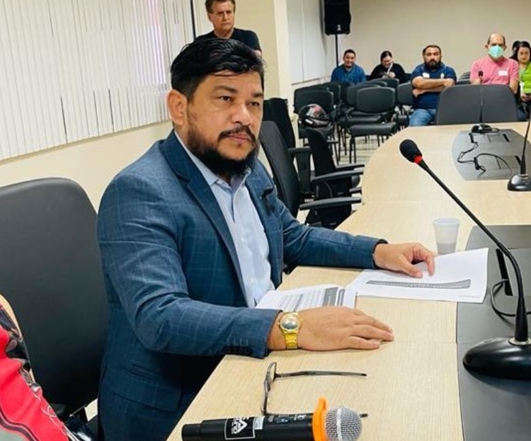Vereador Bual registra presença na CMM mesmo afastado pela Justiça