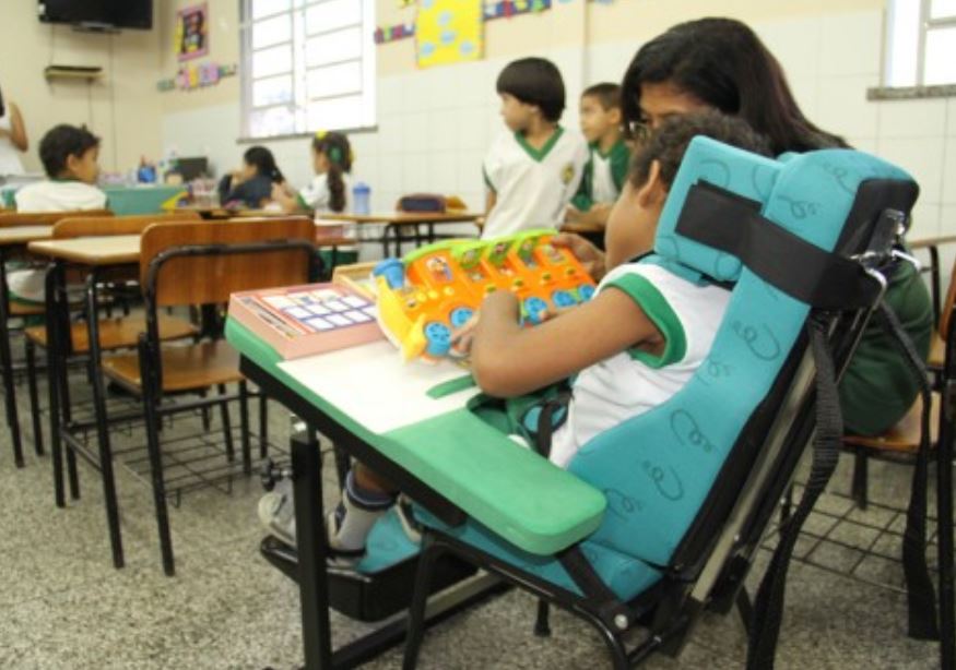 Matrículas e transferências de alunos especiais da rede pública começam amanhã no Amazonas