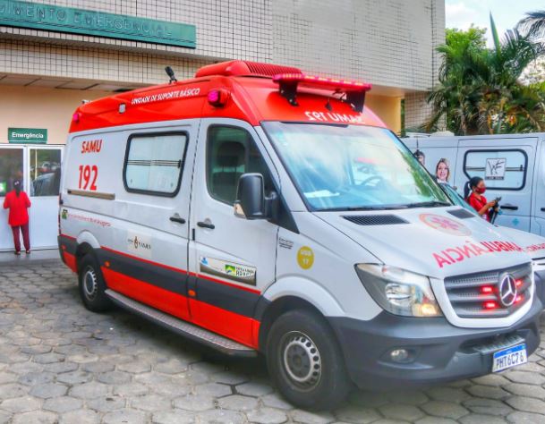 Mulher é baleada no rosto dentro de carro de aplicativo em Manaus 