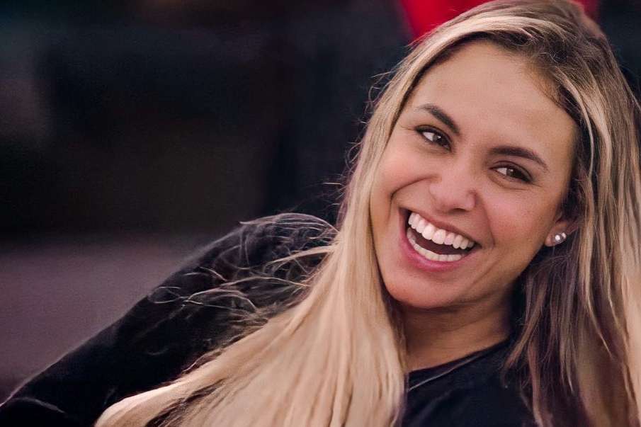 De máscara, Sarah volta a debochar da pandemia da Covid-19 e causa revolta