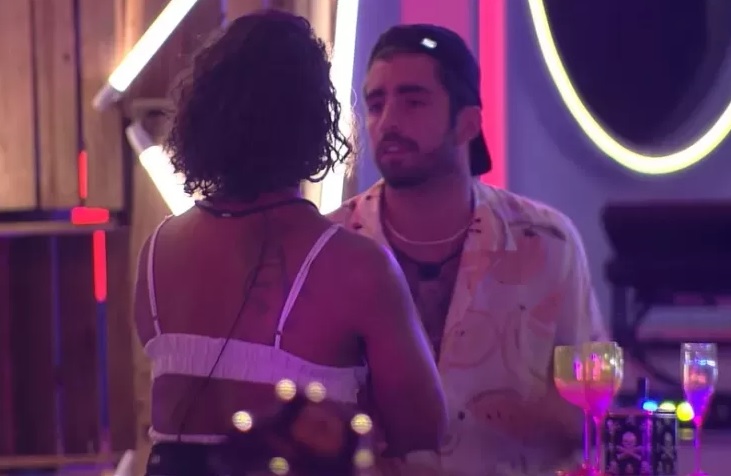 No BBB22, Pedro Scooby rasga elogios a Luana Piovani: ‘ela que falou pra eu botar banca de atleta’