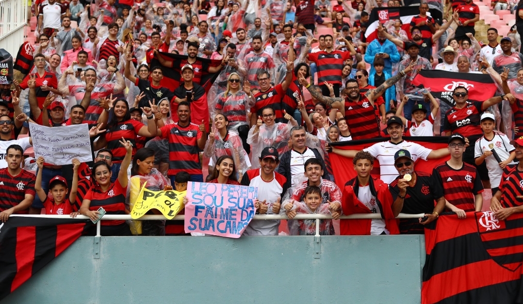 Presidente da FAF, Rozenha faz convite oficial ao Flamengo para jogo em Manaus