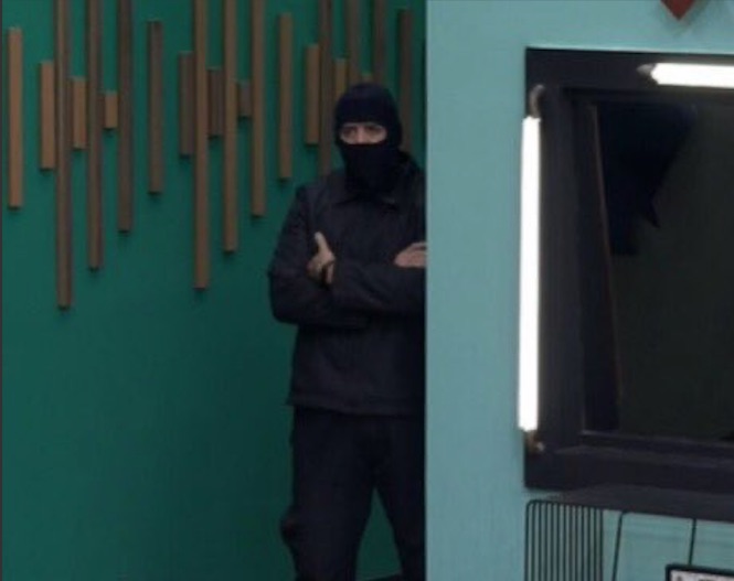 Seguranças invadem Power Couple após briga entre Hadballa e Matheus Sampaio