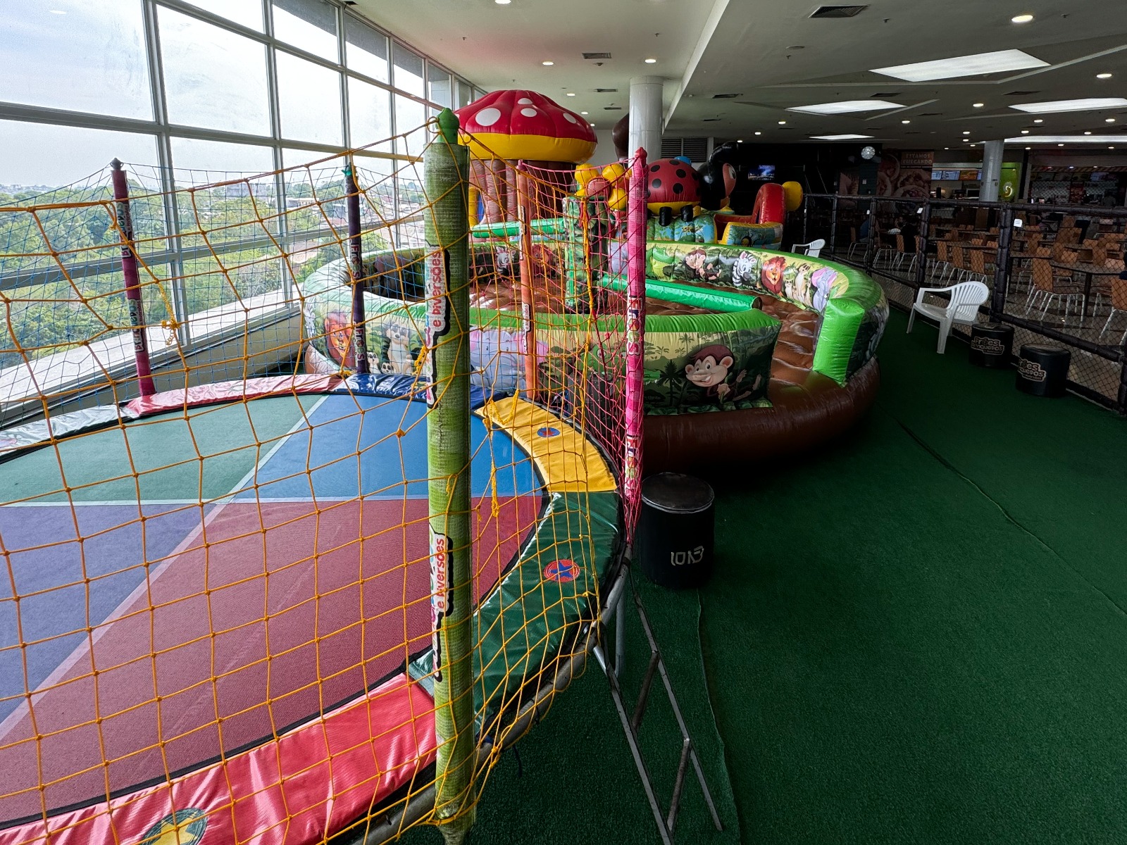 Parque em shopping de Manaus é flagrado fazendo cobrança irregular de ingresso para PCD