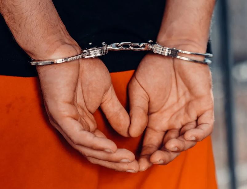 Adolescente é apreendido após estuprar menina de 12 anos durante arraial em Manaus