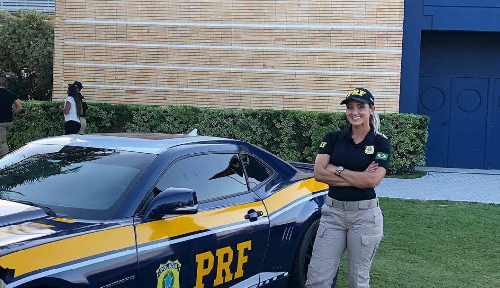 Ex-loira do 'É o Tchan' prestou concurso da PRF para assumir no Amazonas