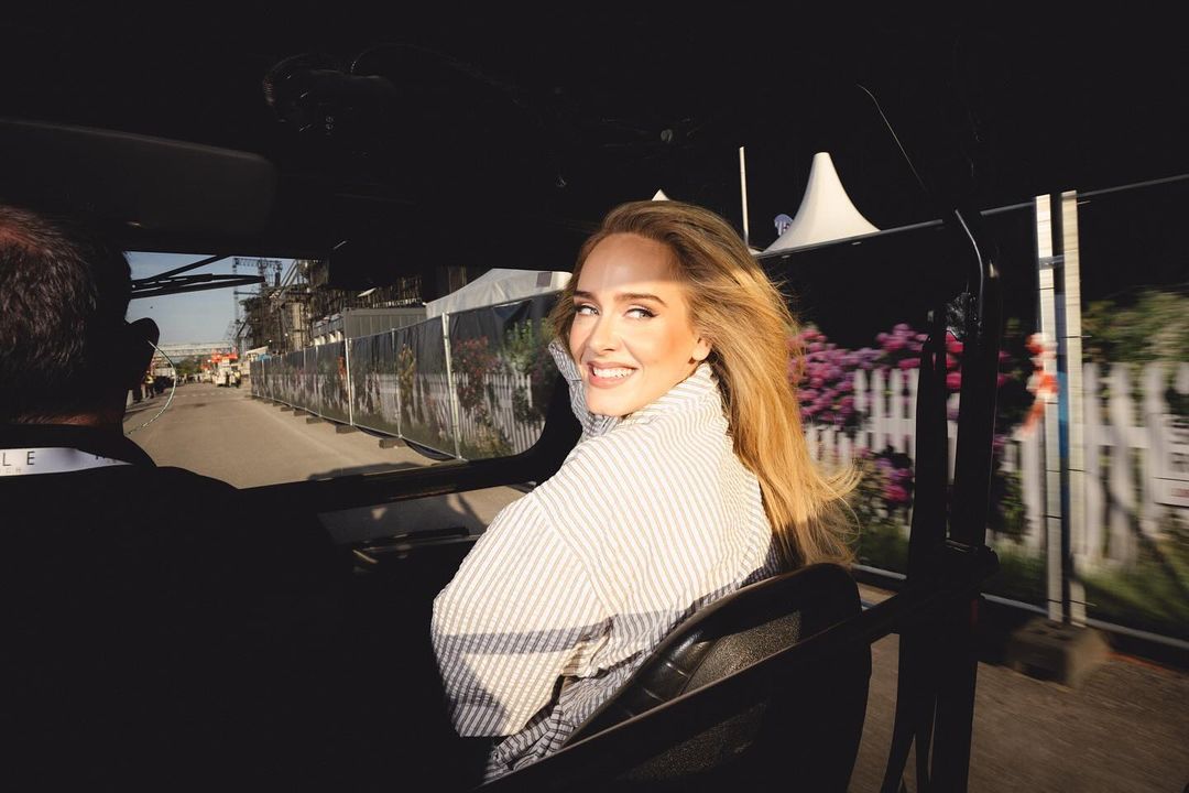 Adele recusa proposta bilionária para shows: 'ficar em casa com o filho'