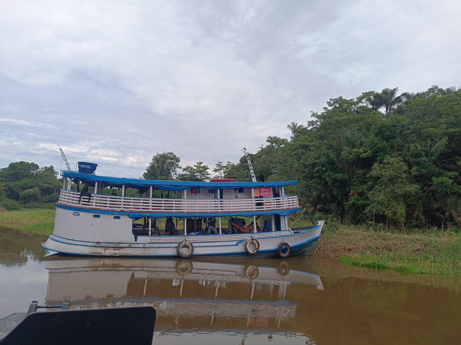600 quilos: Drogas lançadas por avião e transportadas por barco são apreendidas em Tefé