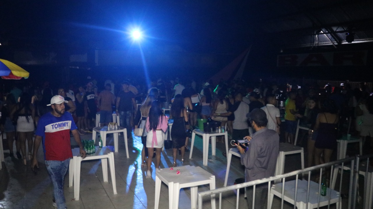 Em 3 dias, CIF flagra aglomerações e autua dono de bares em Manaus