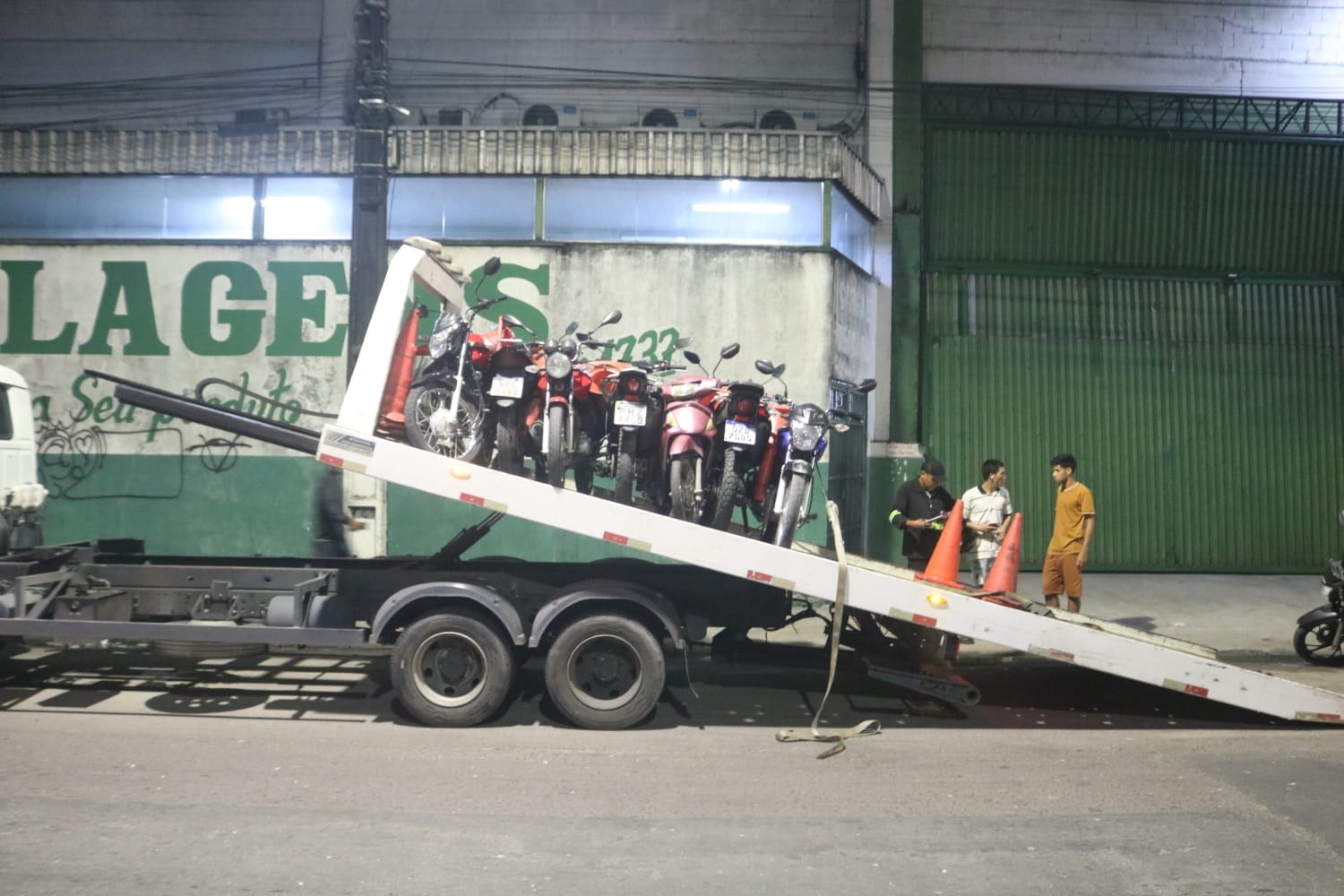 Operação apreende 30 veículos e emite 80 autos de infração em Manaus