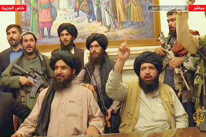 Talibã avisa que não vai permitir que tropas estrangeiras permaneçam em Cabul