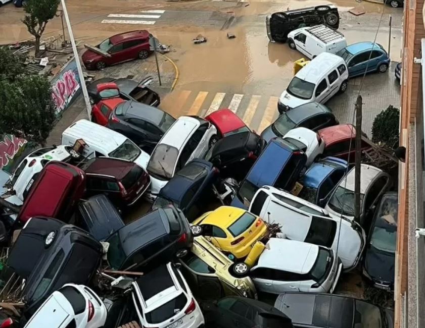 Em cenário apocalíptico, corpos são achados em carros e mortes chegam a 155 na Espanha